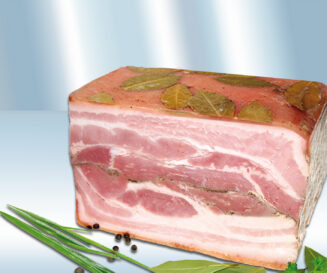 Salt pork Solonitsa s lavrushkoj with laurel, loose