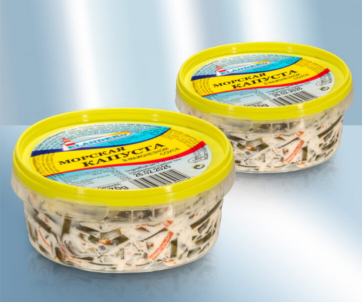Seaweed salad with mayonnaise and garlic