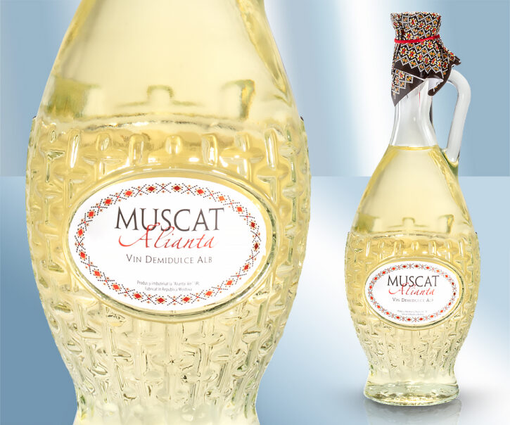 Вино белое "Muscat white", полусладкое, 11,5%, 750мл