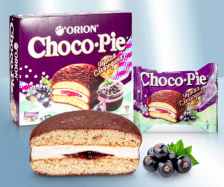 Бисквит "Choco Pie" с черной смородиной
